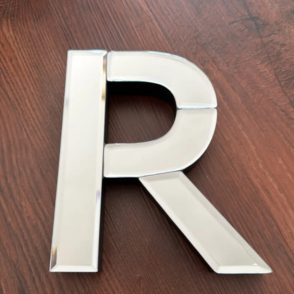 Mirror Letter R Size OS Color Black